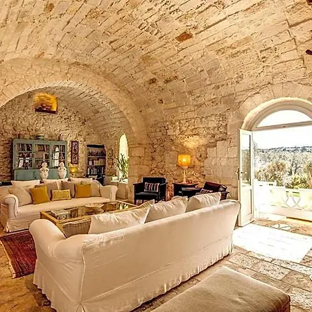 Masseria Cervarolo 4* أوستوني
