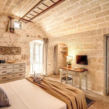 ホテル Masseria Cervarolo オストゥーニ